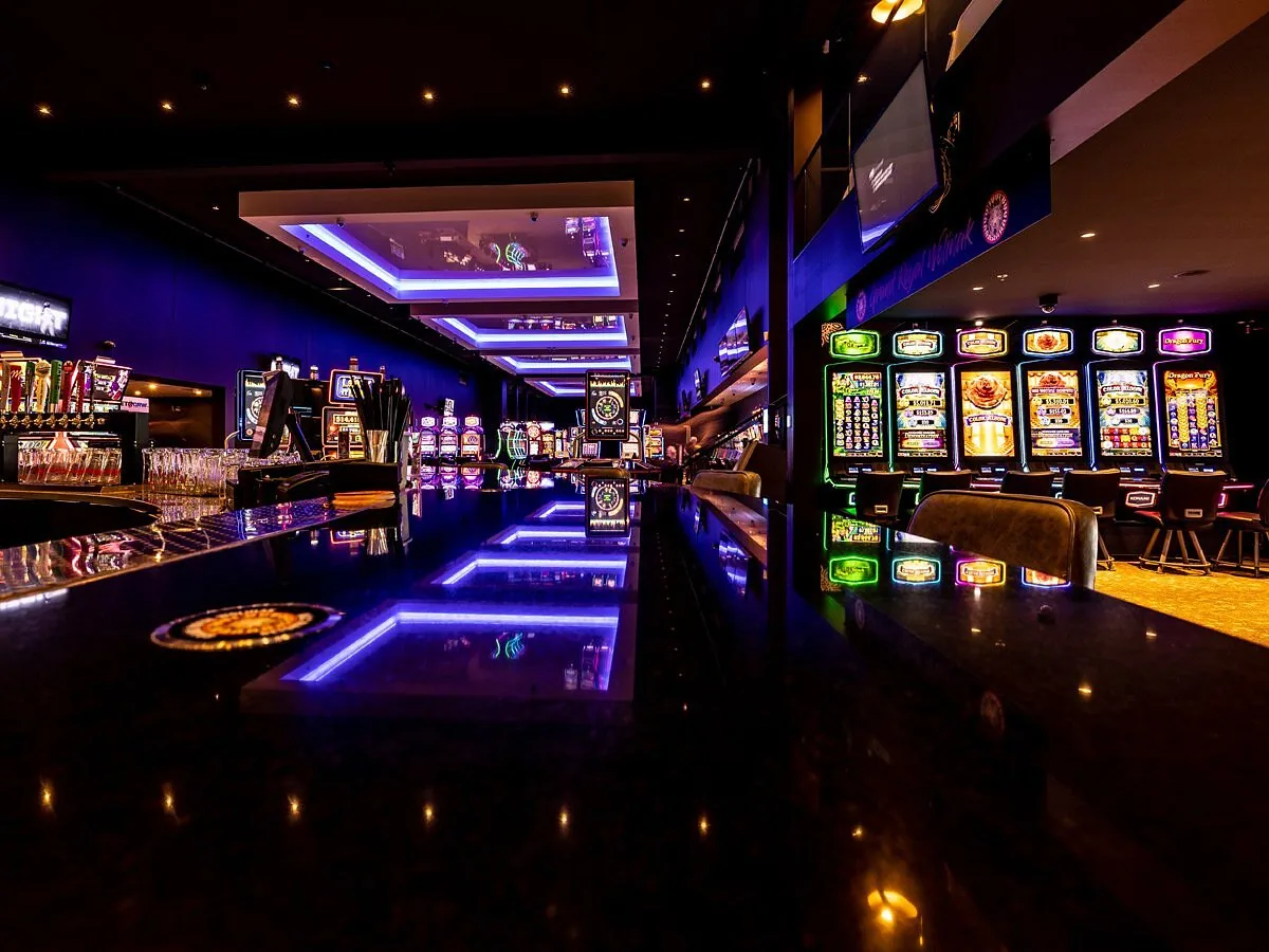 Casino du Grand Royal Wôlinak, attenant à la salle
